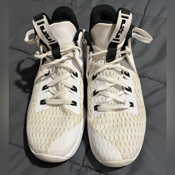 Nike Lebron witness V(5) white black - Picture 3 of 10